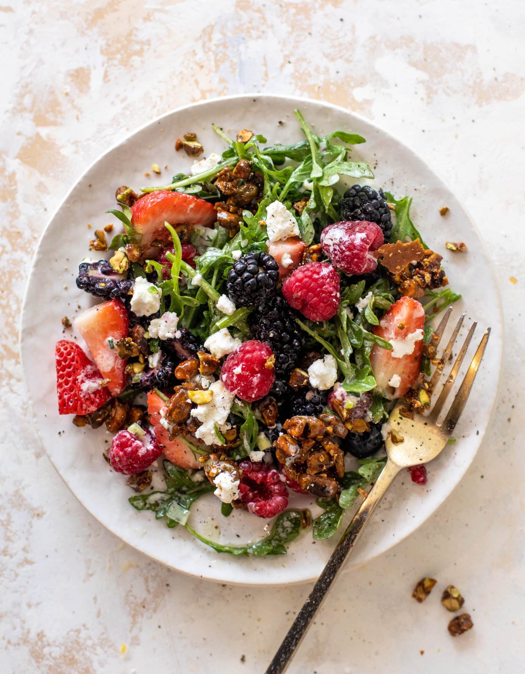 red white and berry arugula salad